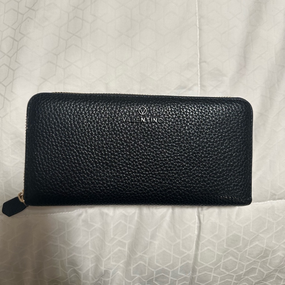 VALENTINO LONG BLACK ZIP WALLET
